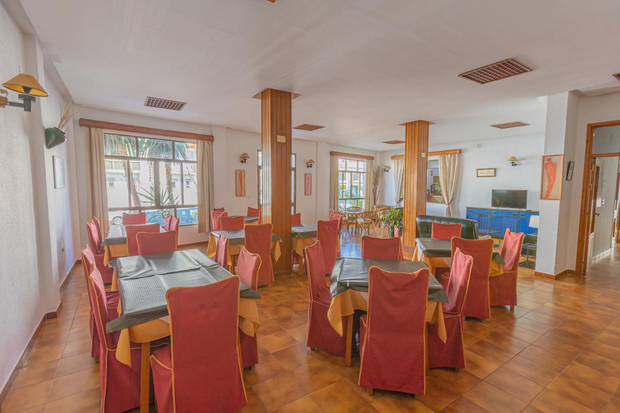 Hotel Tres Jotas Conil Conil De La Frontera Eksteriør billede