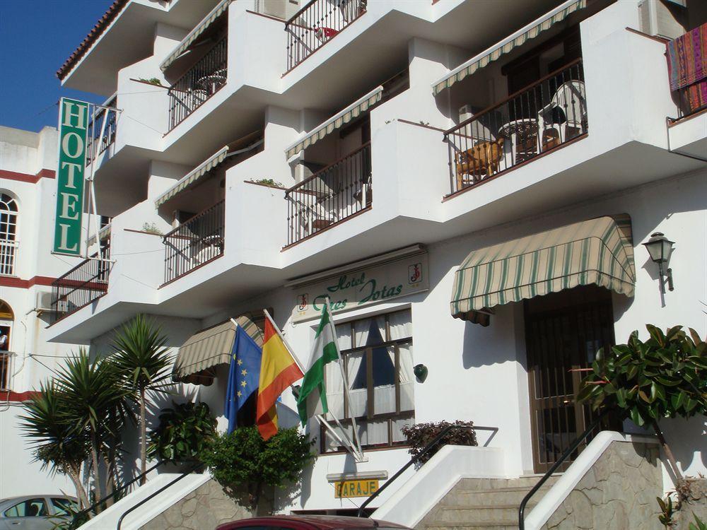 Hotel Tres Jotas Conil Conil De La Frontera Eksteriør billede