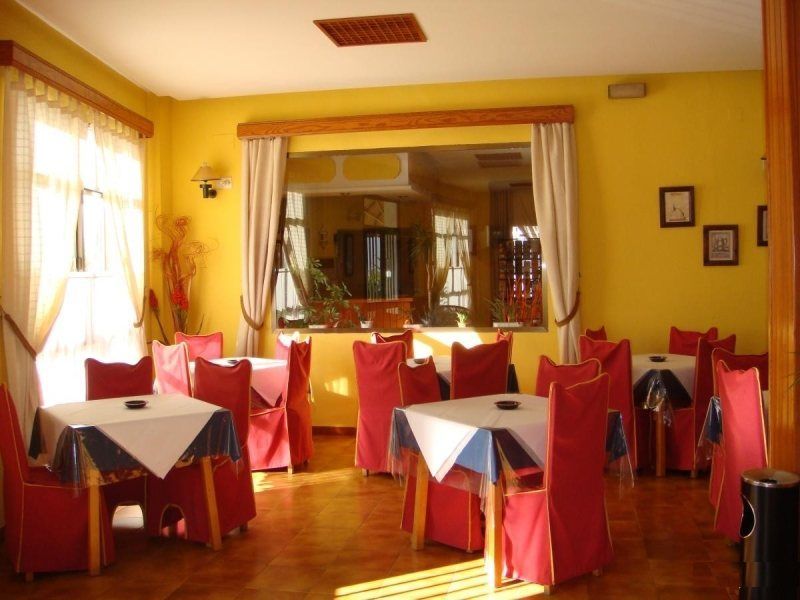 Hotel Tres Jotas Conil Conil De La Frontera Eksteriør billede