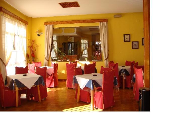 Hotel Tres Jotas Conil Conil De La Frontera Eksteriør billede
