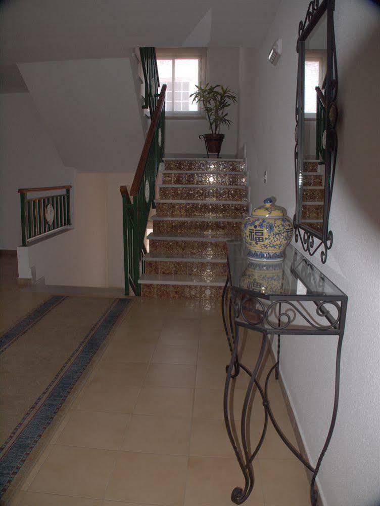 Hotel Tres Jotas Conil Conil De La Frontera Eksteriør billede
